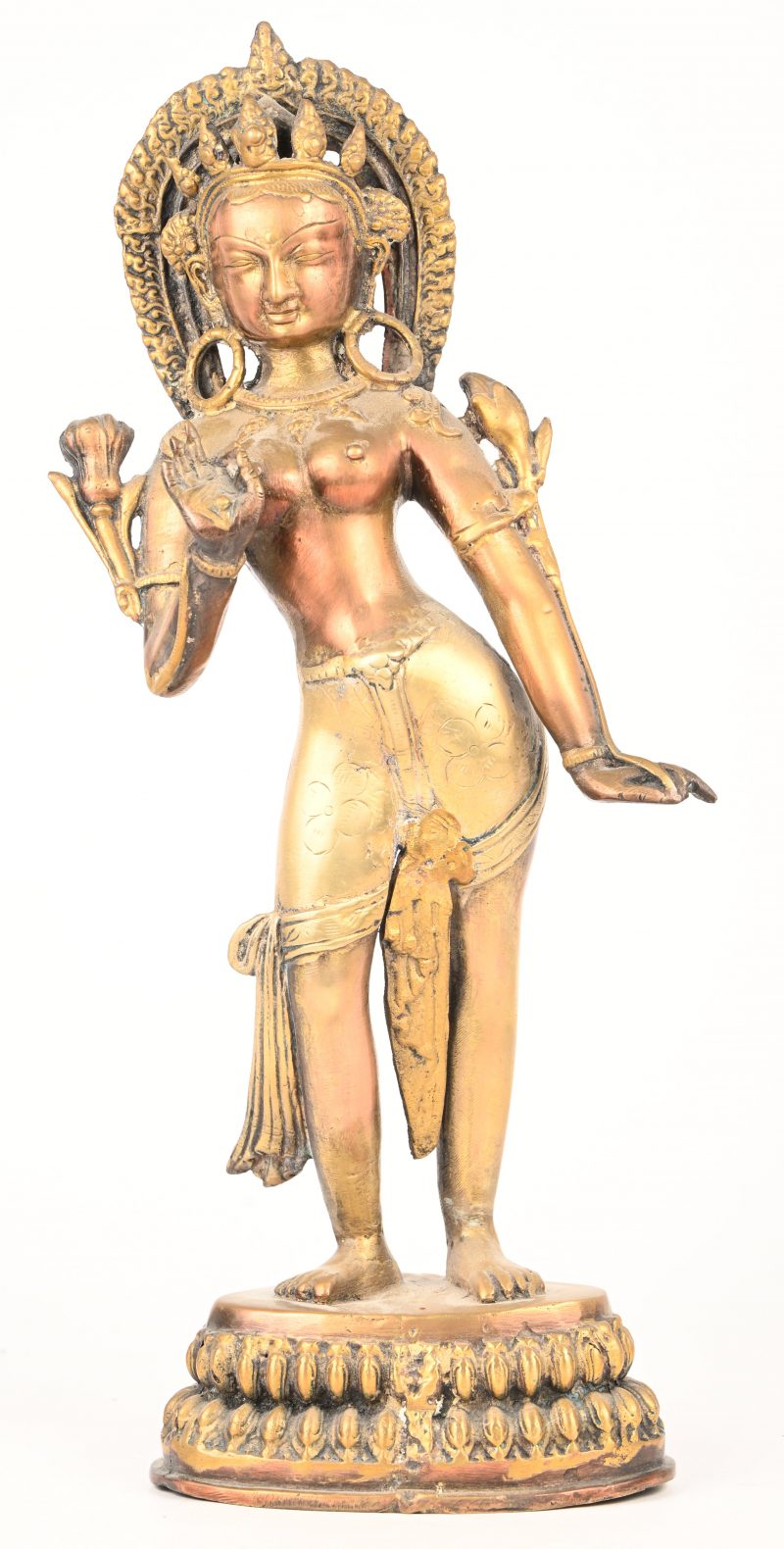Een messing beeld voorstellend de Nepalese dansende Tara.