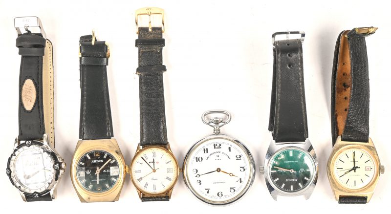 Een lot van 6 horloges, waaronder 2 van Aseikeon, AGFA, Ancre etc... In zwaar gedragen staat.