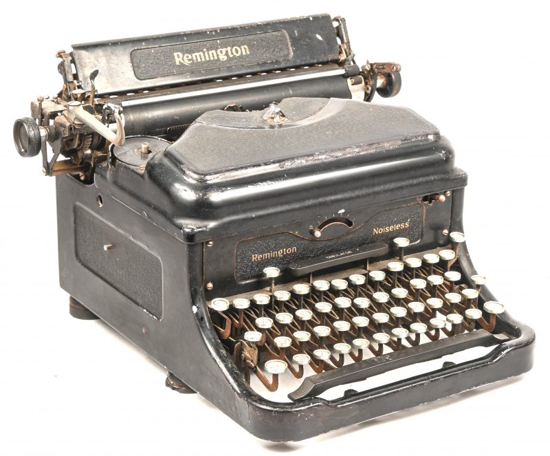 Een antieke schrijfmachine, Remington Noiseless Typewriter.