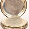 Een zilveren zakhorloge, duitse keuren, gehalte 800‰ met horlogeketting. Toegevoegd een verguld Pontiac dameshorloge en een dubbele fotohouder.