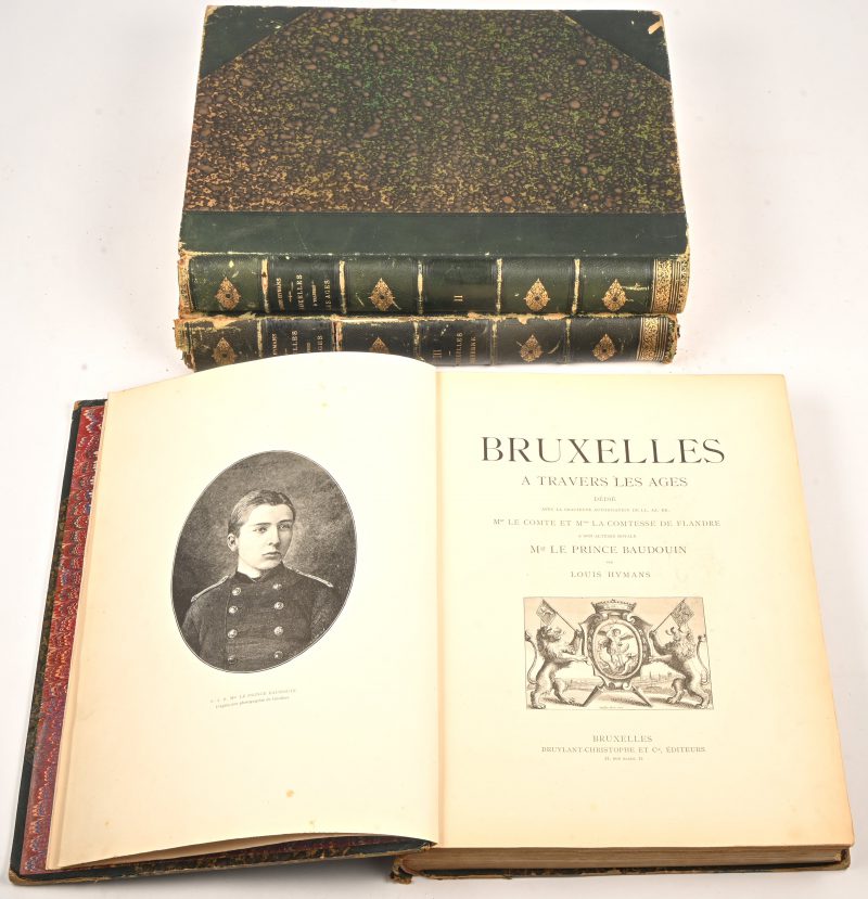 Een lot van 3 boeken, Bruxelles à travers les ages door Hymans Louis uit 1882.