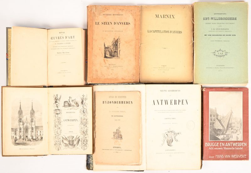 Een lot van negen boeken over de geschiedenis van Antwerpen. ‘Nieuwe geschiedenis van Antwerpen, door L. Torfs, 1862. ‘Notes sur le siège de la citadelle d’Anvers, 1905. ‘La capitulation d’Anvers, par Marnix, 1883. ‘Antwerpen’s Sint-Willibrordskerk’, door J.-B. Stockmans, 1895. ‘Le steen d’Anvers’, par Eugène Bolsaie, 1888. ‘Oude en nieuwe byzonderheden van S. Andries kerk’, zonder kaft, 1846. ‘Brugge en Antwerpen, acht eeuwen van Vlaamsche handel, door Hans van Werveke, 1941. ‘Beschryving der provincie Antwerpen’, door Sleeckx, 1852. ‘Notices des oeuvres d’art de St. Jacques a Anvers’, par Theodore Van Lerius, 1855.