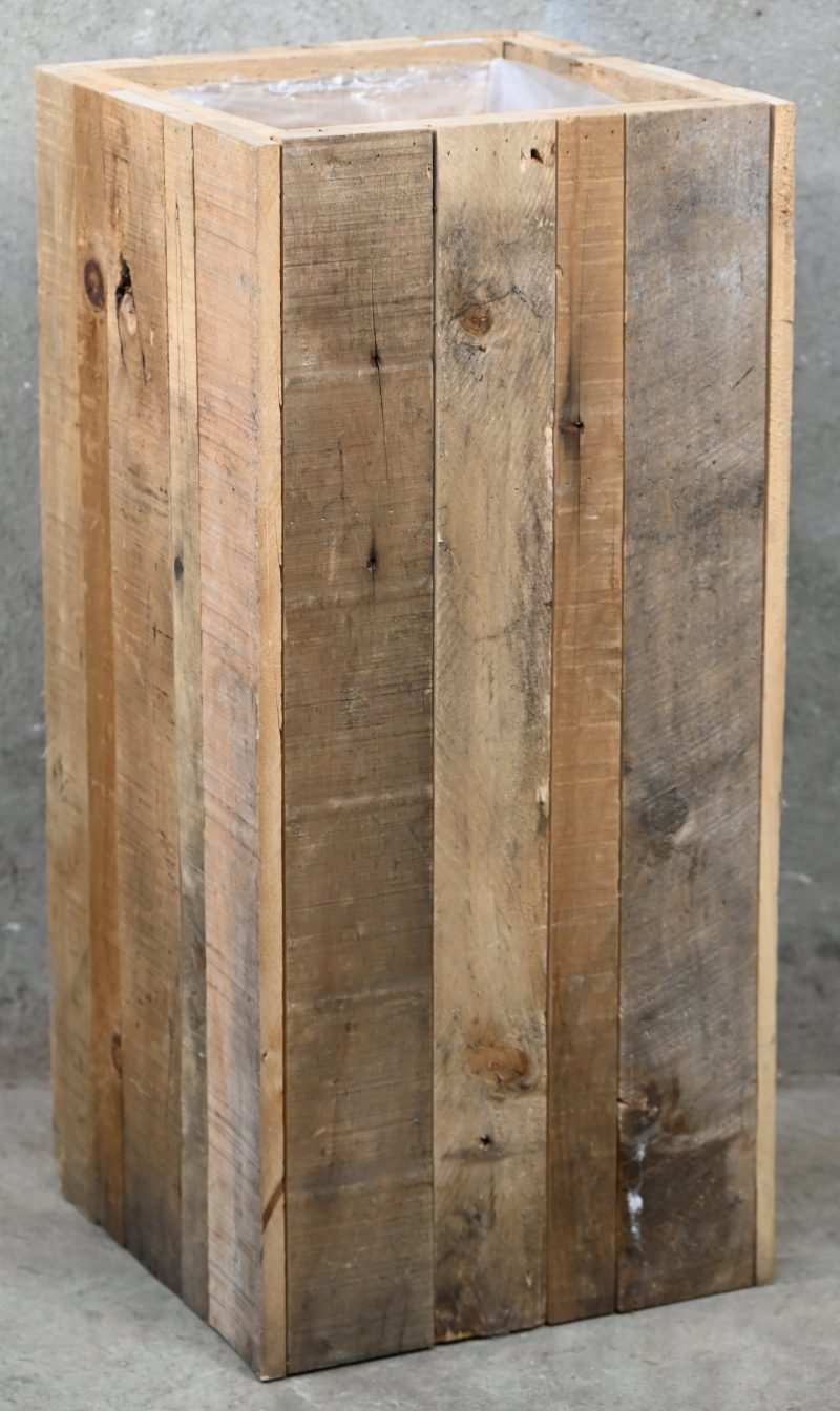 Plantenhouder in gerecycleerde palletplanken.