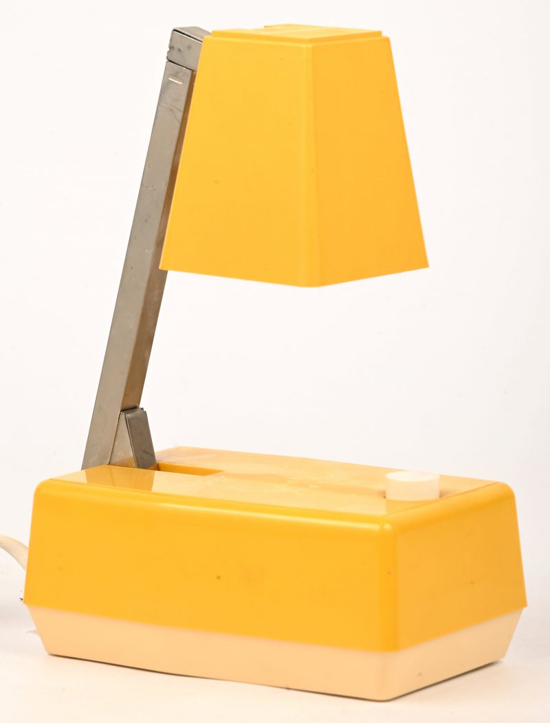 Een vintage oranje telescooplamp, Eichoff Werke, Duitsland, circa 1970.