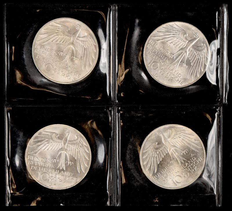 Een lot van 4 zilveren munten, 10 Deutsche mark, Olympische spiele, Munchen, 26.8-10.9 1972.