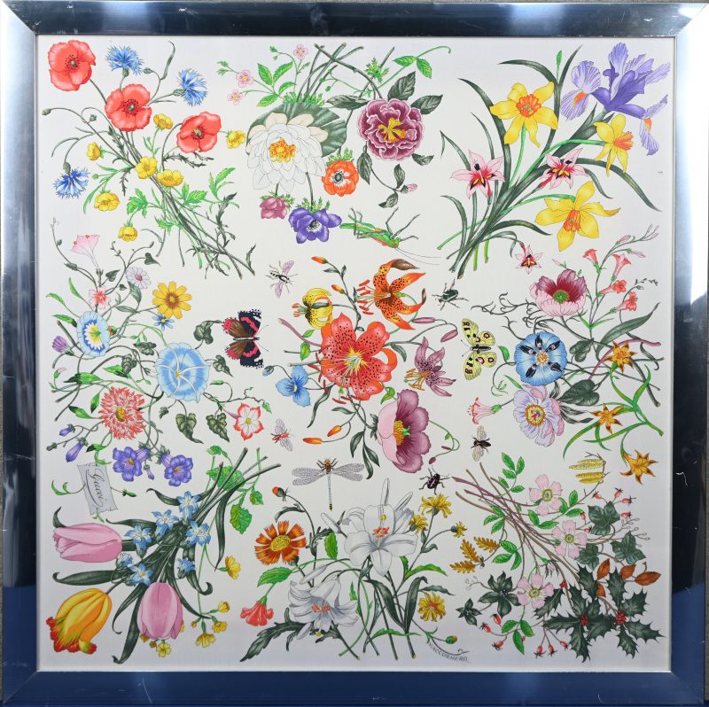 Een ingekaderde zijden sjaaltje met flora print. Ontworpen in de jaren 60 door Vittorio Accornero voor Gucci.