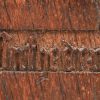 Een gesculpteerd houten beeldje van een bisschop. Gemaakt van een stuk hout van het oude dak van de kathedraal van Glasgow.