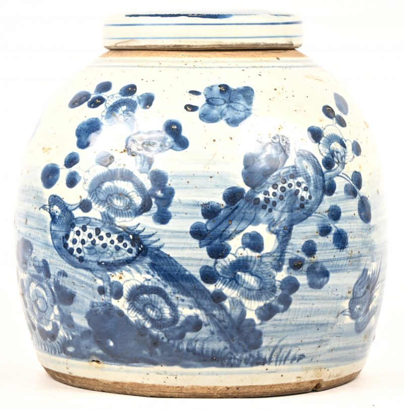 Een grote gemberpot in Chinees blauw wit porselein.