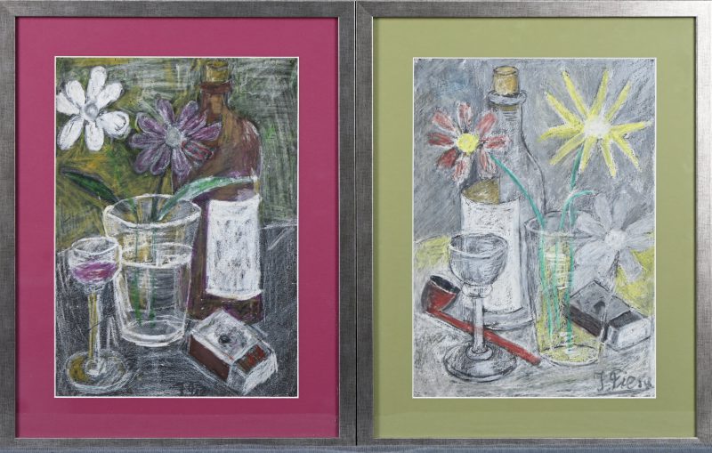‘Stilleven met glaswerk en bloemen’. Een lot van twee krijttekeningen, getekend; F. Piens.