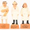 Een lot van vijftien houten beeldjes van artsen. Jaschke figuren en anderen, Duitsland.