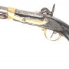 Een Frans percussiepistool bestemd voor de cavalerie en marine. Model 1822, vermoedelijk geproduceerd medio 19e eeuw. Dit pistool is gemaakt als percussiepistool en is geen ombouw van een vuursteenslot.