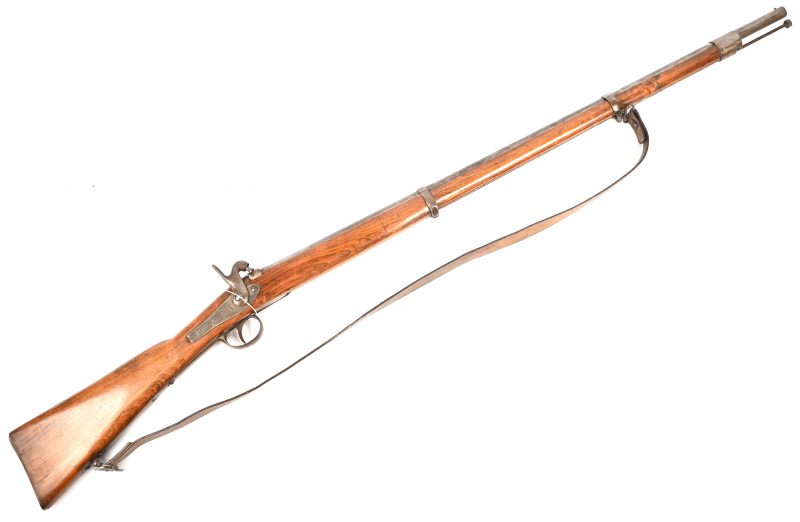 Een antiek militair percussiegeweer. Österreichische  Waffenfabriksgesellschaft.