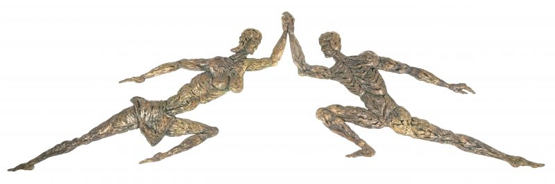 ‘Dansend koppel’, een gepatineerd bronzen bas-reliëf in twee delen. Op de rug getekend; Damen.
