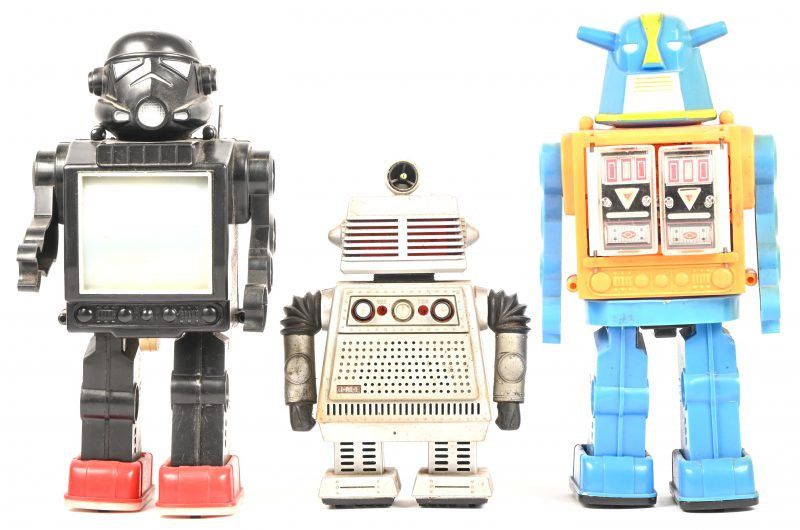 Een lot van 3 plastic vintage robots: Super Space Commander, Space Superman en een Star Command Starroid robot AM-radio. Made in Hong Kong, jaren 70.