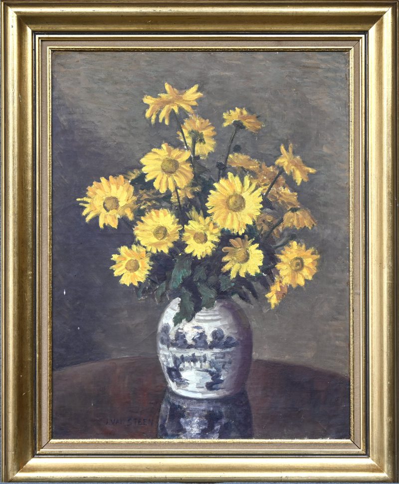“Bloemstilleven in porseleinen vaas.” Olieverf op doek. Gesigneerd.