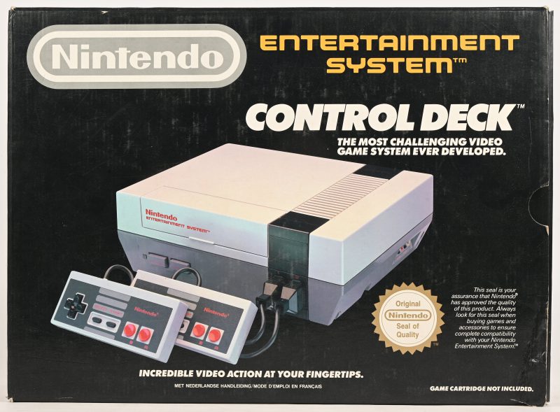 Een originele NES (Nintendo Entertainment System) Eerste editie PAL (Benelux) volledig, in originele verpakking en in nieuwstaat. Model: NESE-001 HOL PE4271716.