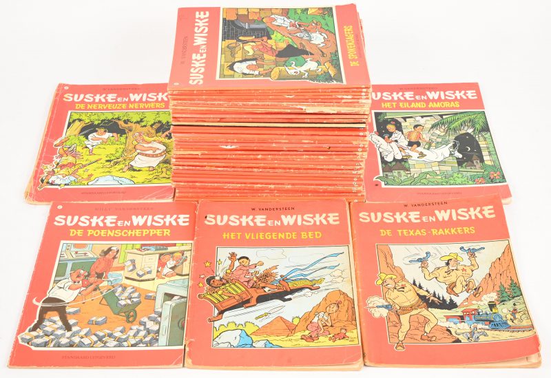 Een lot van 44 Suske en Wiskes - rode reeks.