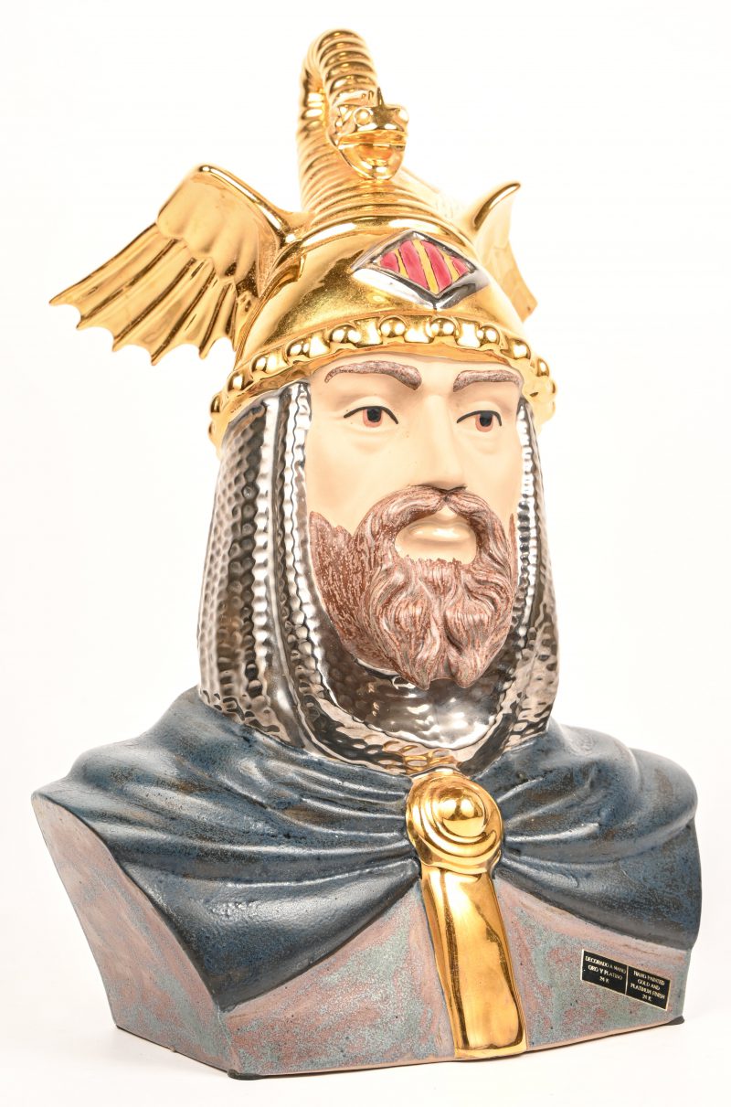 “Rey Jaime 1 de Aragon - el Conquistador”, een porseleinen buste, gemerkt Nadal. Tip van linkervleugel manco.