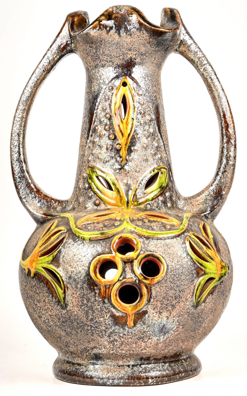 Een vintage keramische lampvoet met florale motieven. West Germany.