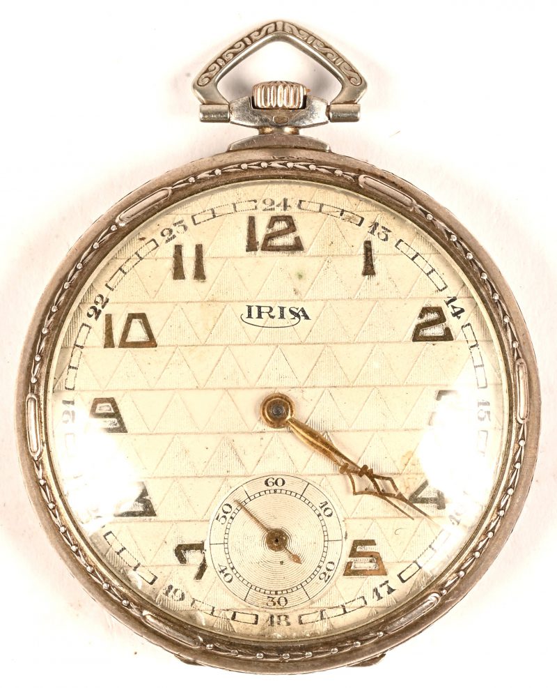 Een zilveren art-deco zakhorloge met Duitse keuren.