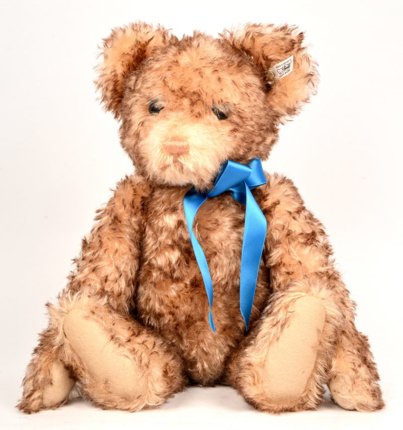 Teddy Petsy, een gelimiteerde heruitgave van de Steiff beer uit 1928. Nr. 641 uit een oplage van 3000 exemplaren.