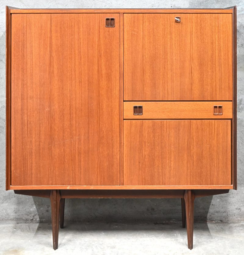 Een vintage barkast ontworpen door Niels J. Thorso, Denmark, in de jaren 60 van de vorige eeuw.