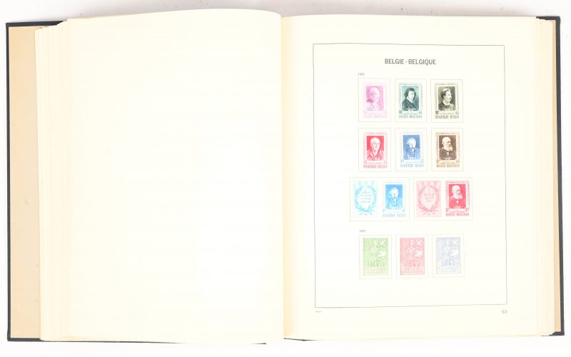 Een Davo album van Belgische postzegels - Vroege 19e eeuwse zegels grotendeels aanwezig.