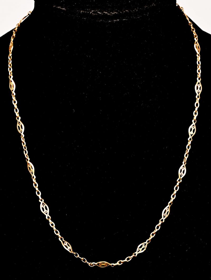 Een 18 kt geelgouden schakelketting.