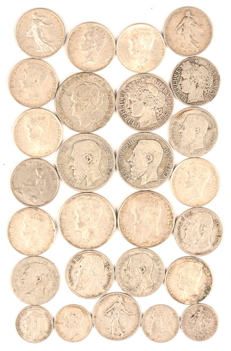 27 munten. 835/1000 zilver: Leopold II,  2 x 2 F, 5 x 1 F, 2 x 50 ct. Albert I, 2 x 2 F, 7 x 1 F, 1x 50 ct. République Française, 1 x 2 F, 1 x 1 F. 6 diverse nikkel (Frankrijk en Nederland).