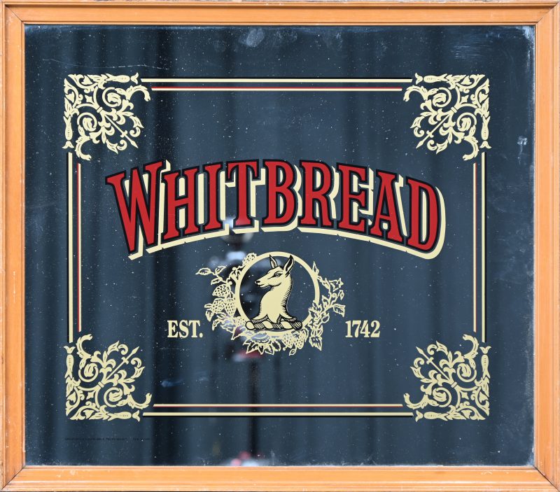 “Whitbread”, een reclamespiegel.