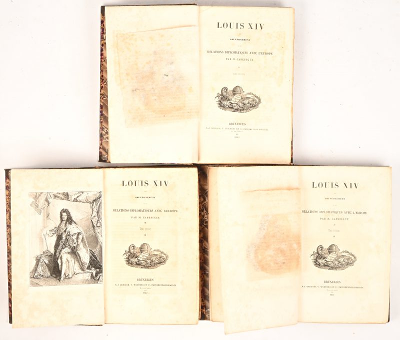 “Louis XIV, son gouvernement et ses relations diplomatiques avec l'Europe”, 3 volumes, door Jean Baptiste Honoré Raymond Capefigue, 1842.