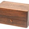 Een set van twee porseleinen inktpotten in een houten koffertje. Het deksel is ingelegd met de tekst; Odeurs. 1 van de inktpotten is meermaals gelijmd.