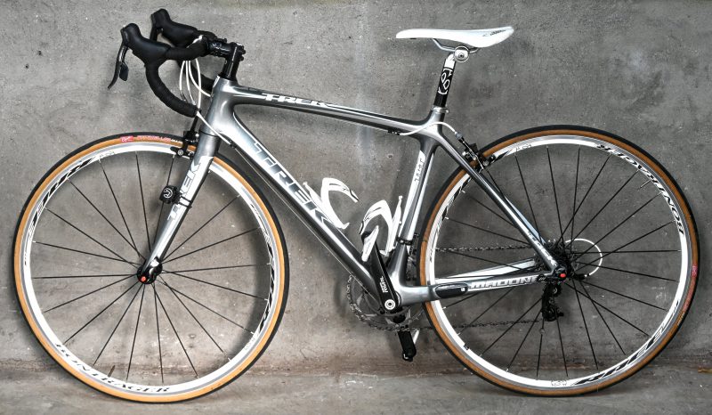 Een carbonnen koersfiets, Trek Madone, 20 vitesse, maat 48 cm.