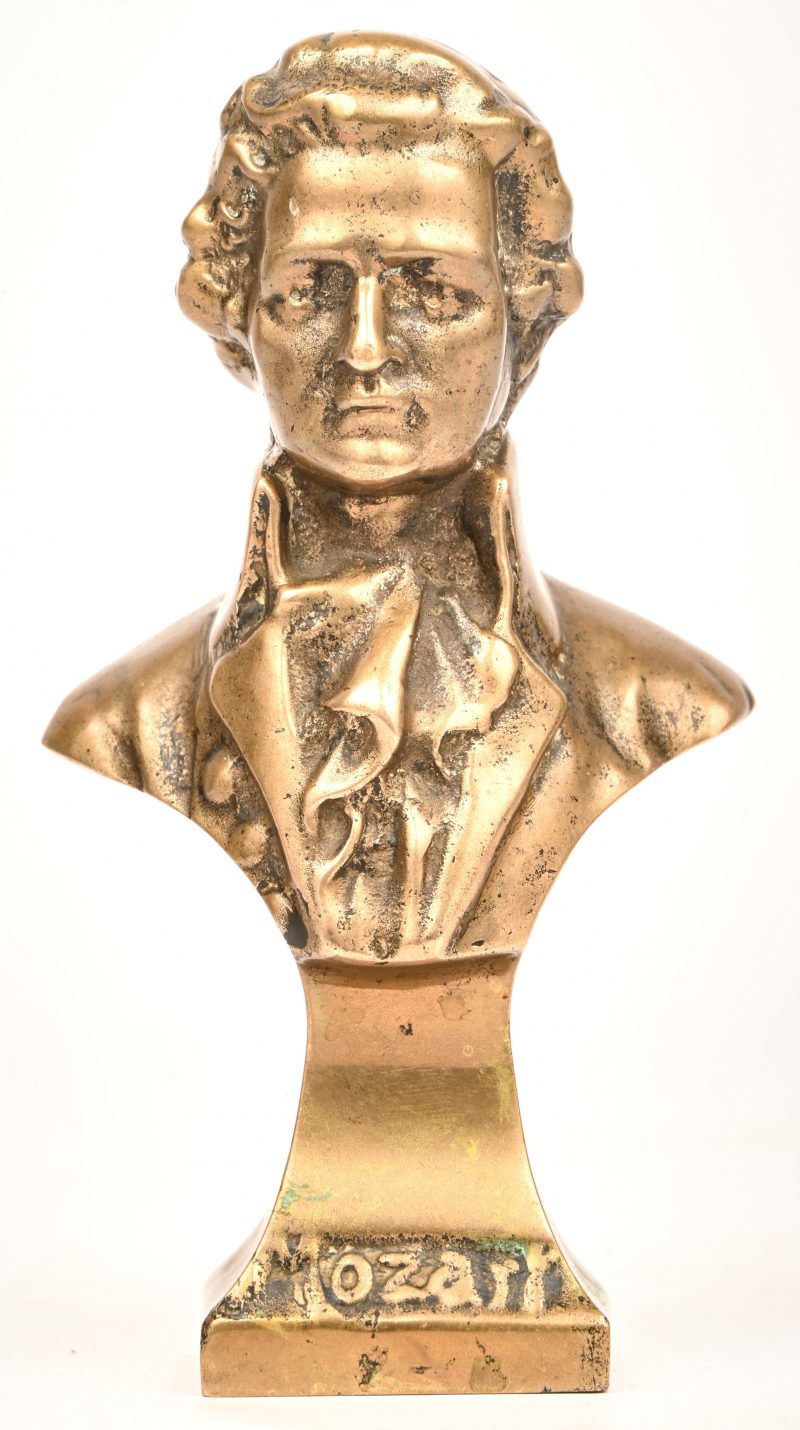 “Mozart”, een bronzen buste op sokkeltje.