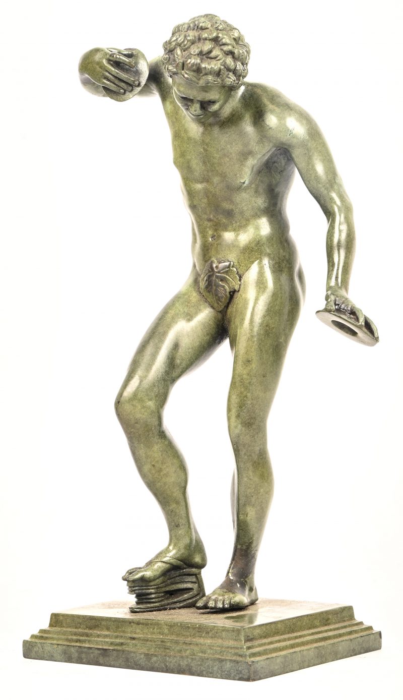 ‘Musicerende Sater’, een gepatinneerd bronzen beeldje. Niet gemerkt.