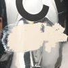 “Een Teddy Chanel”. Een zilverkleurig beeld van een beer met logo van parfum Nr. 5. In originele doos. (heeft een wit vlekje tussen de bil).