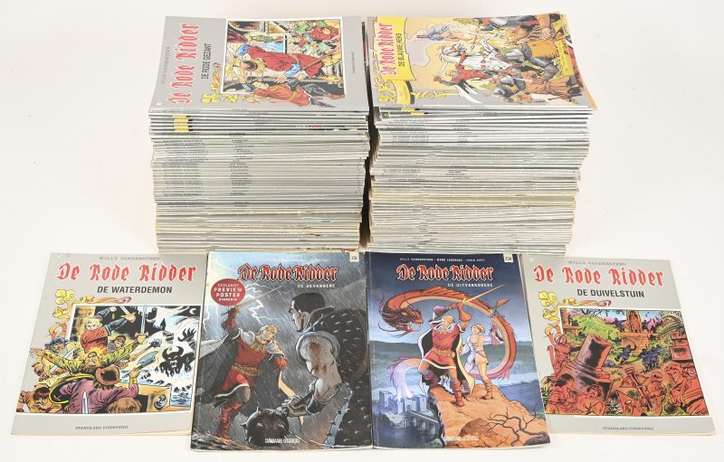 De Rode ridder, een lot van 122 albums met de zilveren kaft.