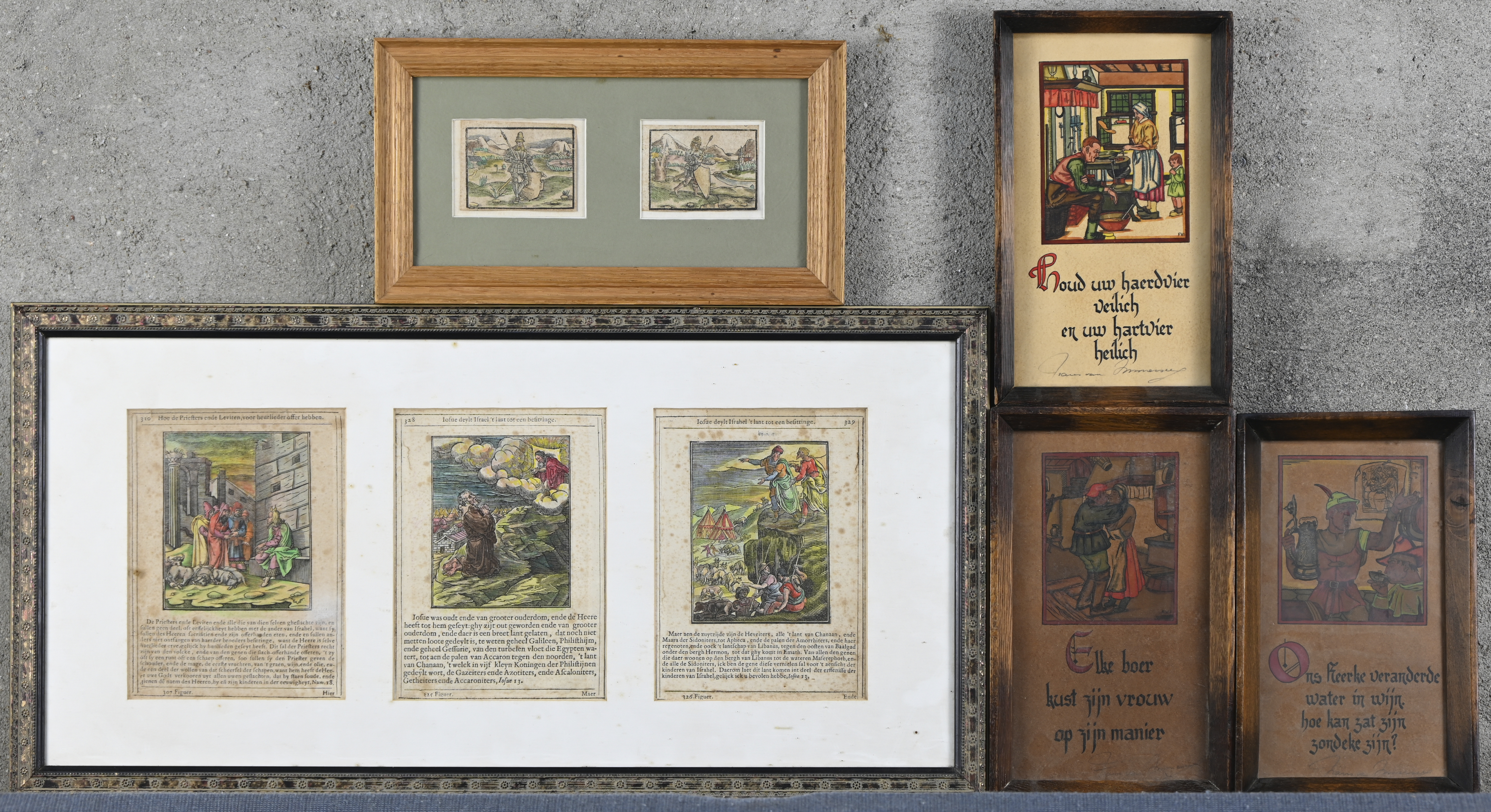 Een lot van 8 antieke hoogdrukken in 5 kaders. 3 spreuken, 3 religieuze prenten en 2 soldaten in harnas Een lot van 8 antieke hoogdrukken in 5 kaders. 3 spreuken, 3 religieuze prenten en 2 soldaten in harnas.