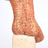 ‘Zittend naakt’, een gepatinneerde terra cotta torso. Gemerkt; R.W. 00.