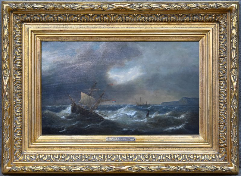 “Hollandse vissersboot op woelige zee”. Olieverf op paneel. Gesigneerd.