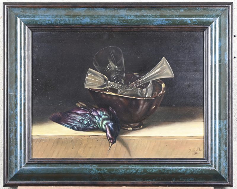 “Stilleven met glaswerk en vogel”. Olieverf op paneel. Gesigneerd en gedateerd. 1992.