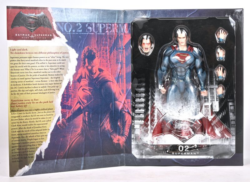 “Batman vs Superman. Dawn of Justice - Nr.2 Superman” een collectible action figure. 2016. In originele doos.