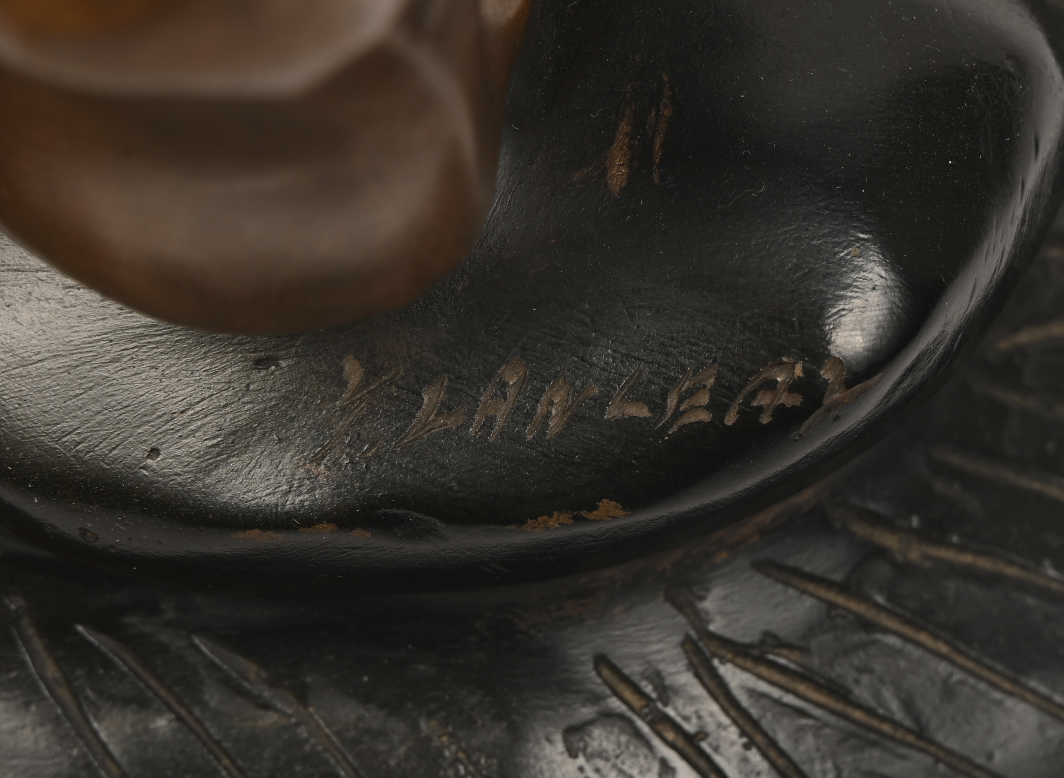 “Danseres”, een beeld uit kunstbrons naar de art-deco, gesigneerd “Danseres”, een beeld uit kunstbrons naar de art-deco, gesigneerd.