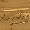 Een buste van een jongedame, marmer en verguld brons, gesigneerd G. V. Vaerenbergh. Circa 1900.
