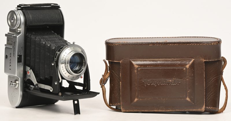 Een oude balgcamera, Voightlander.