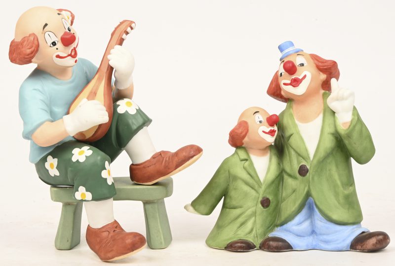 ‘Piff und Paff’ Happy clowns & Clown op bankje, tevens gemerkt Goebel.