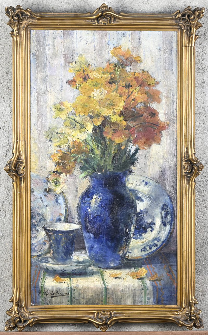 ‘Stilleven met bloemenvaas’, olieverf op doek. Getekend; F. Mortelmans.