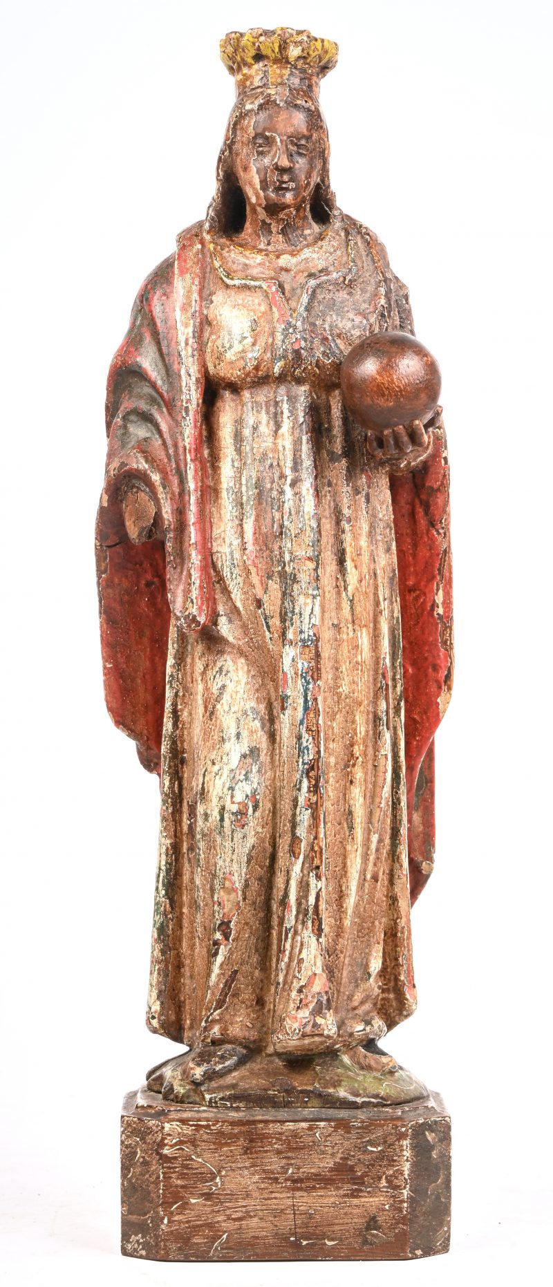 Een 18e eeuws gesculpteerd houten polychroom Mariabeeld, rechterhand manco.