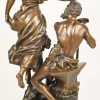 'La Fortune Récompense le Travail', een gepatinneerd bronzen beeld. Getekend; A. Gaudez. De lauwerkrans is manco.