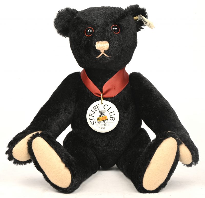 ‘Teddy 35 schwartz’, Steiff-Club edition 1999. 08554. In nieuwstaat.